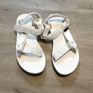White Tevas